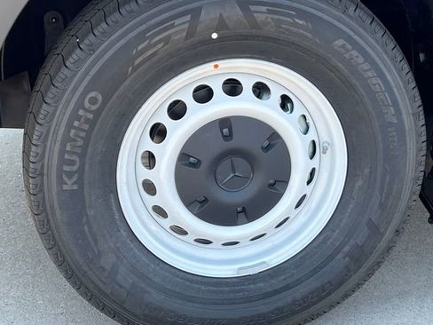 New 2025 Mercedes-Benz Sprinter 2500 image 6