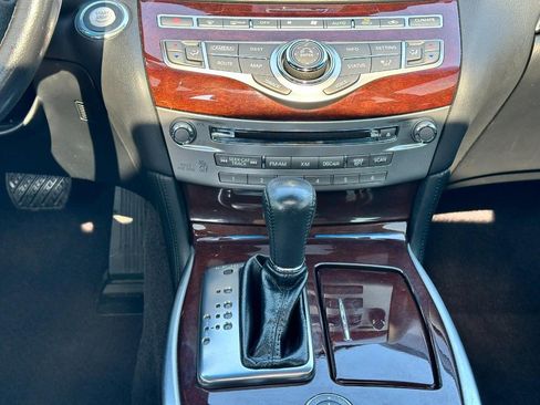 Used 2017 INFINITI Q70 L 3.7 AWD/4WD image 13