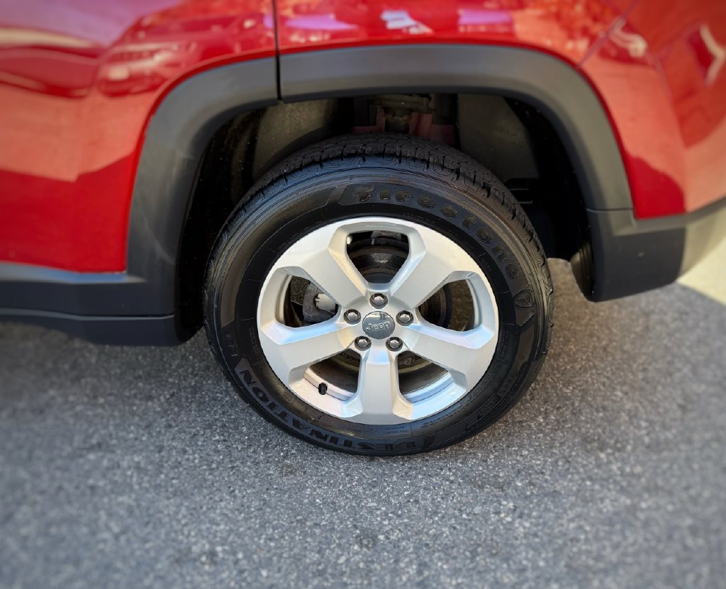 Used 2019 Jeep Compass Latitude w/ Popular Equipment Group AWD/4WD image 16