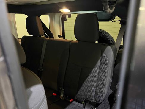 Used 2017 Jeep Wrangler Unlimited Sport image 13