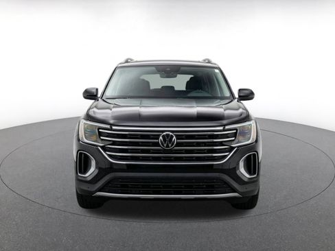 Used 2026 Volkswagen Atlas SE FWD image 2