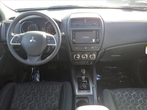 Used 2024 Mitsubishi Outlander Sport ES image 13