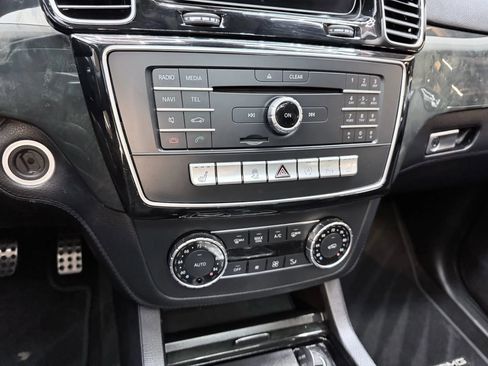 Used 2018 Mercedes-Benz GLE 43 AMG GLE 43 Sport Utility 4D image 23