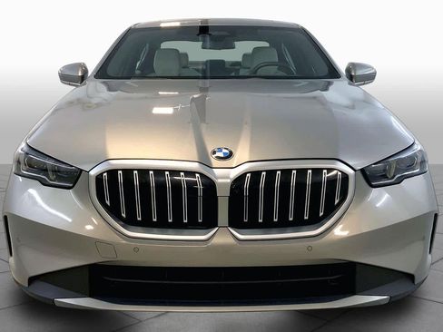 Certified 2024 BMW 530i xDrive w/ Premium Package AWD/4WD image 3