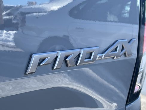 Used 2023 Nissan Frontier PRO-4X w/ Technology Package image 33