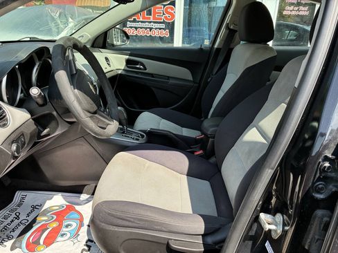 Used 2013 Chevrolet Cruze LS FWD image 13