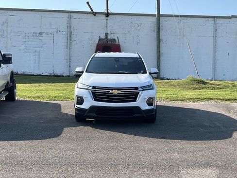 Used 2023 Chevrolet Traverse LT FWD image 6