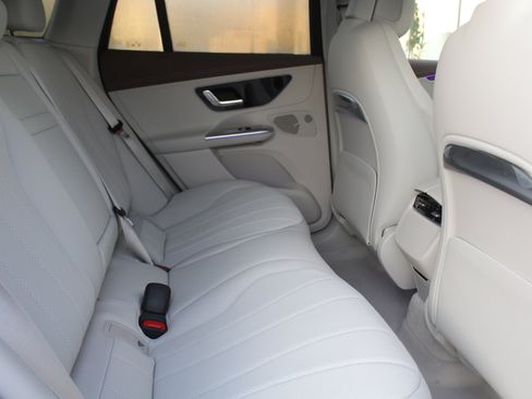 New 2026 Mercedes-Benz EQE 320 4MATIC SUV image 22