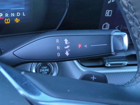 Used 2025 Chevrolet Equinox LT AWD/4WD image 15
