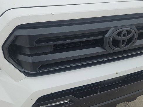 Used 2025 Toyota Tacoma SR5 image 3