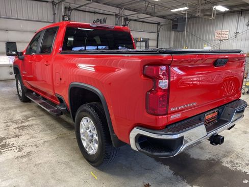 Used 2021 Chevrolet Silverado 2500 LT w/ Convenience Package image 8