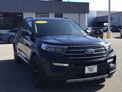 Used 2024 Ford Explorer XLT w/ Equipment Group 202A image 3