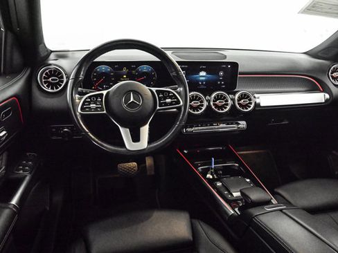 Used 2021 Mercedes-Benz GLB 250 GLB 250 image 18