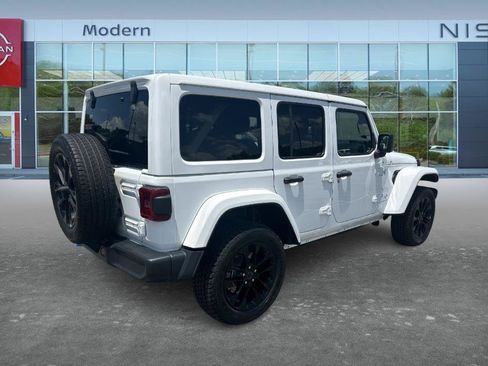 Used 2024 Jeep Wrangler Unlimited Sahara AWD/4WD image 5