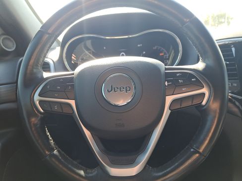 Used 2021 Jeep Grand Cherokee Laredo X image 19
