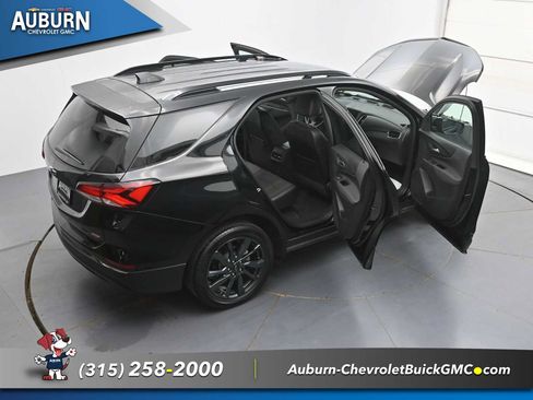 Used 2023 Chevrolet Equinox RS AWD/4WD image 40
