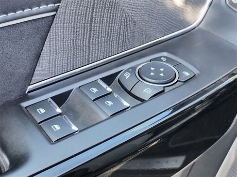 New 2023 Ford F150 Lightning Platinum image 17