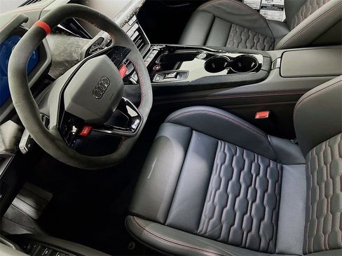 New 2026 Audi RS e-tron GT Base image 22