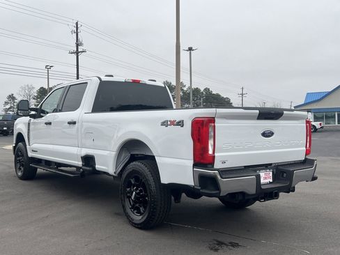 Used 2024 Ford F250 XLT image 2
