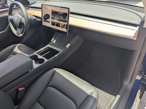 Used 2025 Tesla Model Y Long Range AWD/4WD image 21