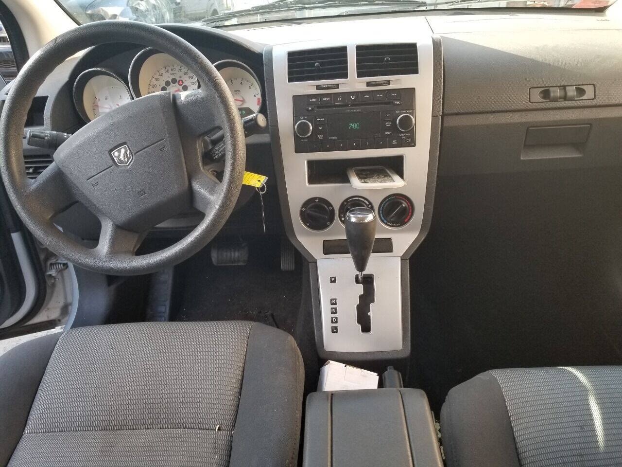 Used 2009 Dodge Caliber SXT FWD image 6