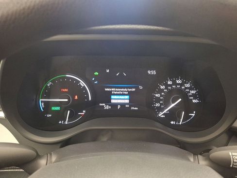 Used 2025 Toyota Sienna LE image 13