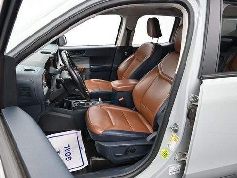 Certified 2022 Ford Maverick Lariat w/ Lariat Luxury Package image 11