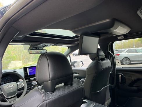 New 2026 Toyota Sienna Platinum AWD/4WD image 22