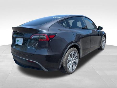 Used 2024 Tesla Model Y Long Range AWD/4WD image 7