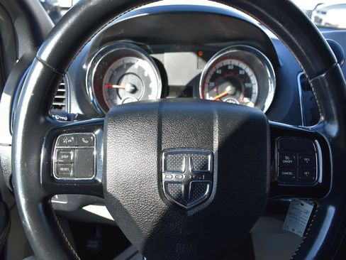 Used 2019 Dodge Grand Caravan SXT image 17
