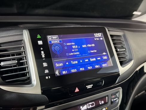 Used 2016 Honda Pilot Elite image 23