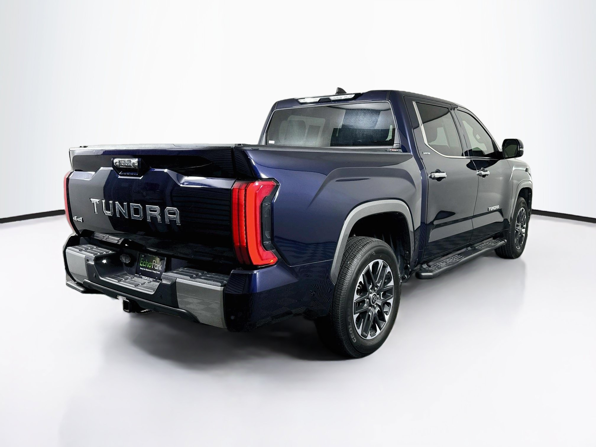 Used 2024 Toyota Tundra Limited w/ Power Package AWD/4WD image 9