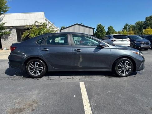 Used 2024 Kia Forte LXS w/ LXS Technology Package FWD image 6