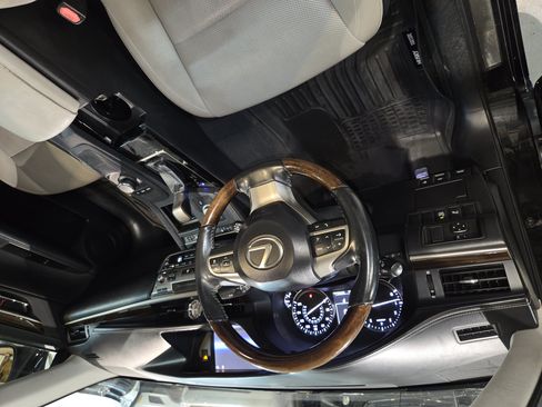 Used 2016 Lexus ES 350 w/ Premium Package w/Wood Trim FWD image 15