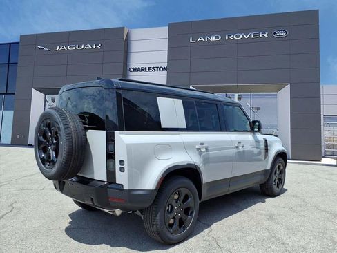 Used 2026 Land Rover Defender 110 S AWD/4WD image 5