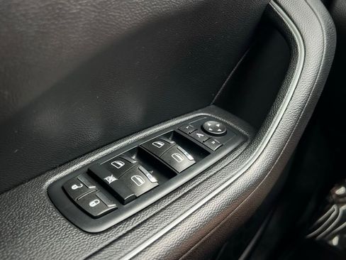 Used 2017 Maserati Levante image 44