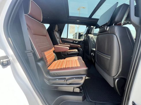 Used 2023 GMC Yukon Denali Ultimate AWD/4WD image 46