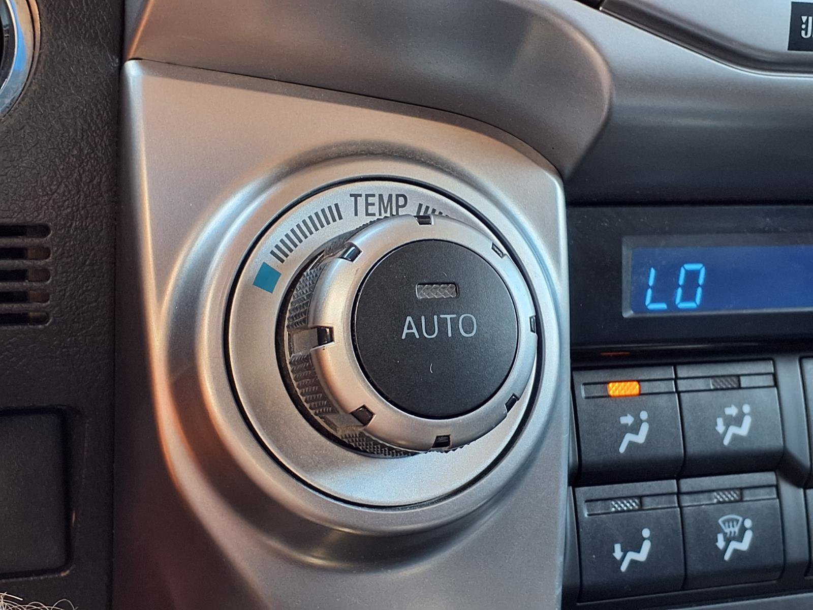 Used 2018 Toyota 4Runner Limited AWD/4WD image 26