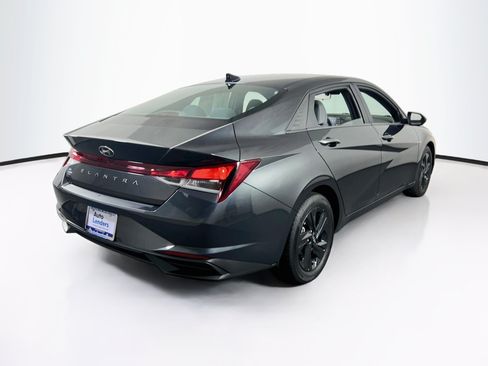 Used 2023 Hyundai Elantra SEL FWD image 5