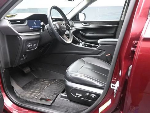 Used 2021 Jeep Grand Cherokee L Limited AWD/4WD image 17
