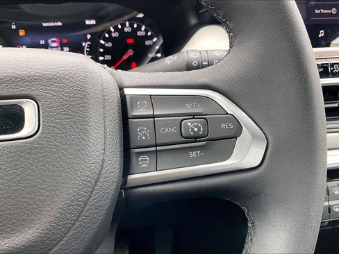 Used 2025 Jeep Compass Limited AWD/4WD image 19