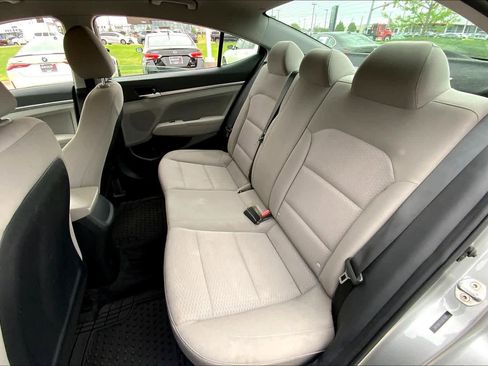 Used 2020 Hyundai Elantra SEL image 18