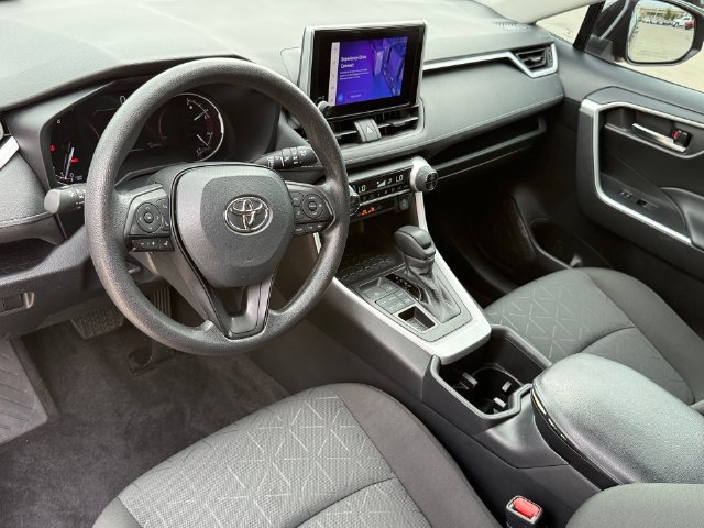 Used 2023 Toyota RAV4 XLE AWD/4WD image 8