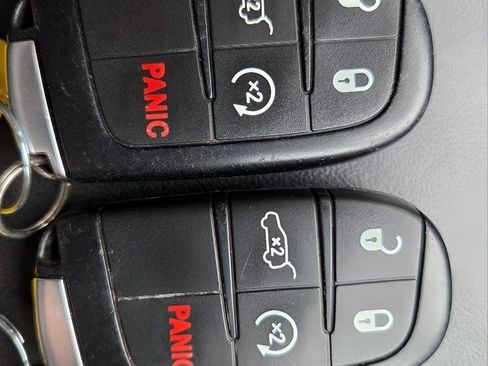 Used 2018 Jeep Grand Cherokee Limited image 47