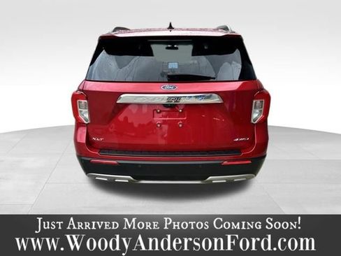 Used 2024 Ford Explorer XLT w/ Equipment Group 202A AWD/4WD image 5