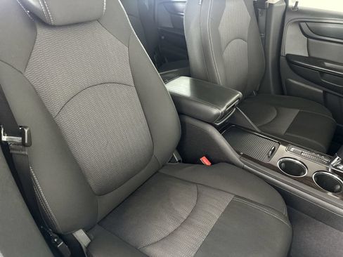 Used 2016 Chevrolet Traverse LT w/ Style and Technology Package FWD image 29