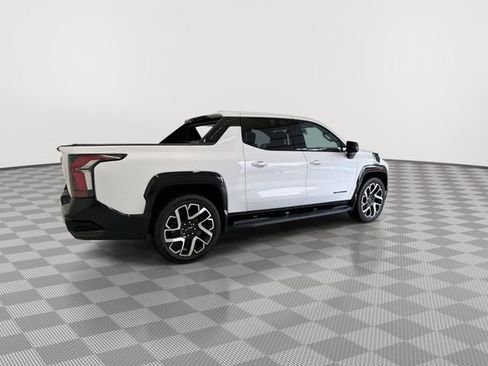 Certified 2025 Chevrolet Silverado EV RST AWD/4WD image 12