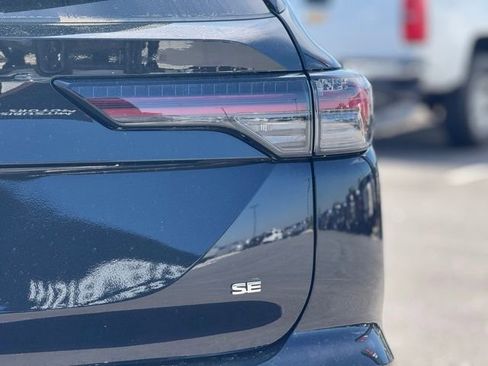 New 2026 Mitsubishi Outlander SE image 11