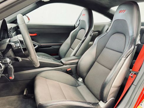 Used 2019 Porsche 911 Carrera T RWD image 5