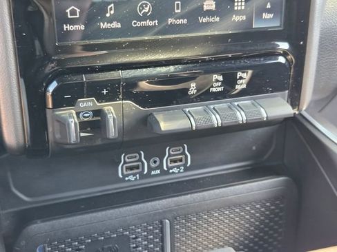 Used 2026 RAM 1500 4x4 Crew Cab image 23
